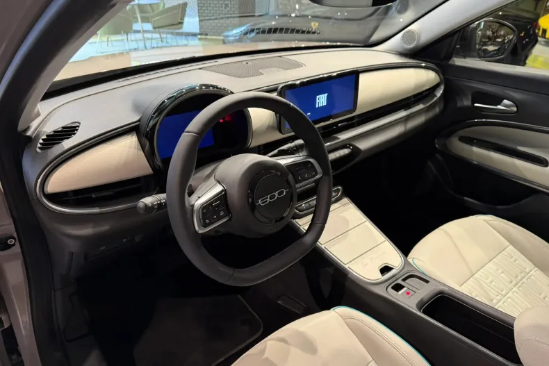 Fiat 600 din 2024 cu 4.600 km - oferta FIA192211 - foto 15