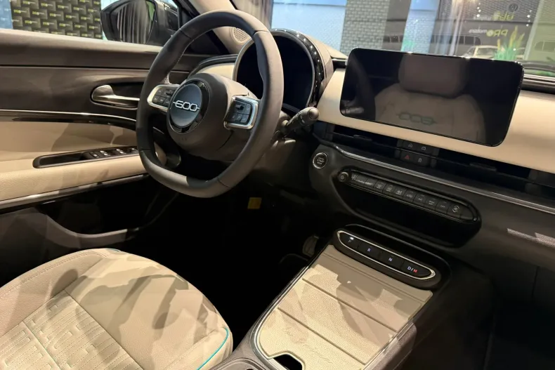 Fiat 600 din 2024 cu 4.600 km - oferta FIA192211 - foto 27