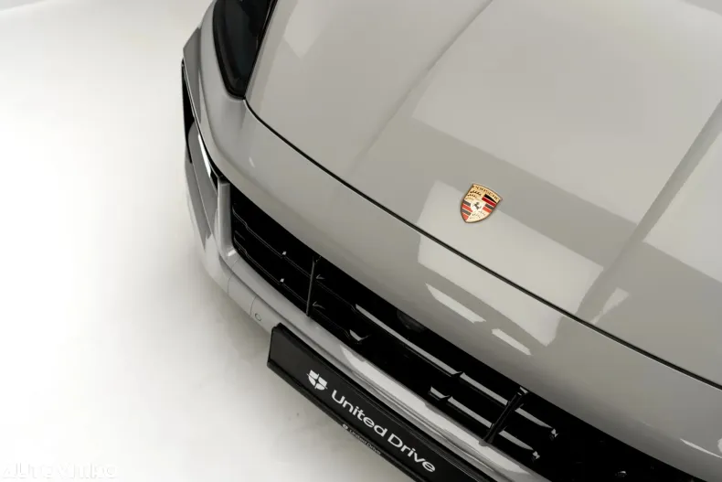 Porsche Cayenne din 2024 cu 13.650 km - oferta POR192214 - foto 6