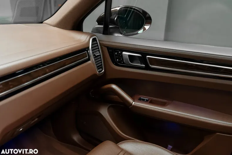 Porsche Cayenne din 2020 cu 67.600 km - oferta POR192215 - foto 19