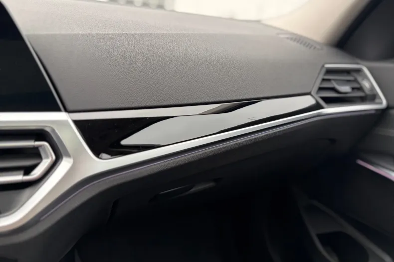 BMW 330e (Seria 3) din 2021 cu 95.200 km - oferta BMW192219 - foto 11