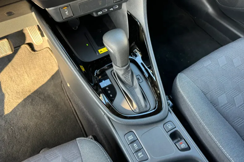 Toyota Yaris din 2025 cu 3.520 km - oferta TOY192229 - foto 18