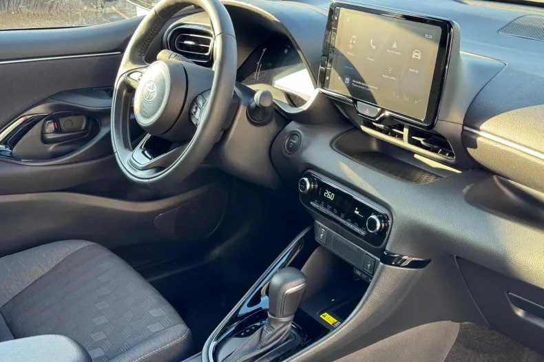 Toyota Yaris din 2025 cu 3.520 km - oferta TOY192229 - foto 20