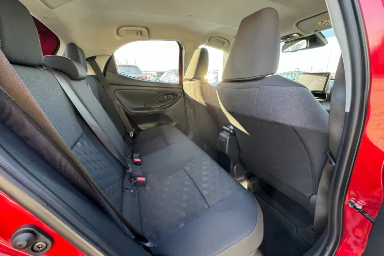 Toyota Yaris din 2025 cu 3.520 km - oferta TOY192229 - foto 26