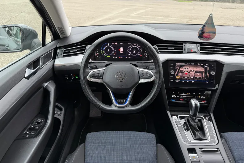 Volkswagen Passat din 2021 cu 140.150 km - oferta VOL192232 - foto 8