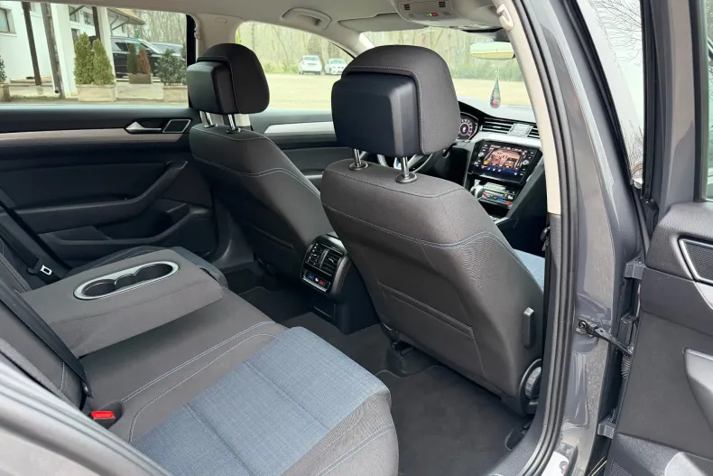 Volkswagen Passat din 2021 cu 140.150 km - oferta VOL192232 - foto 19