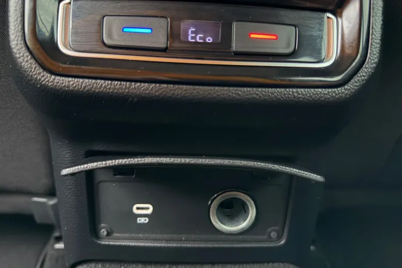 Volkswagen Passat din 2021 cu 140.150 km - oferta VOL192232 - foto 21