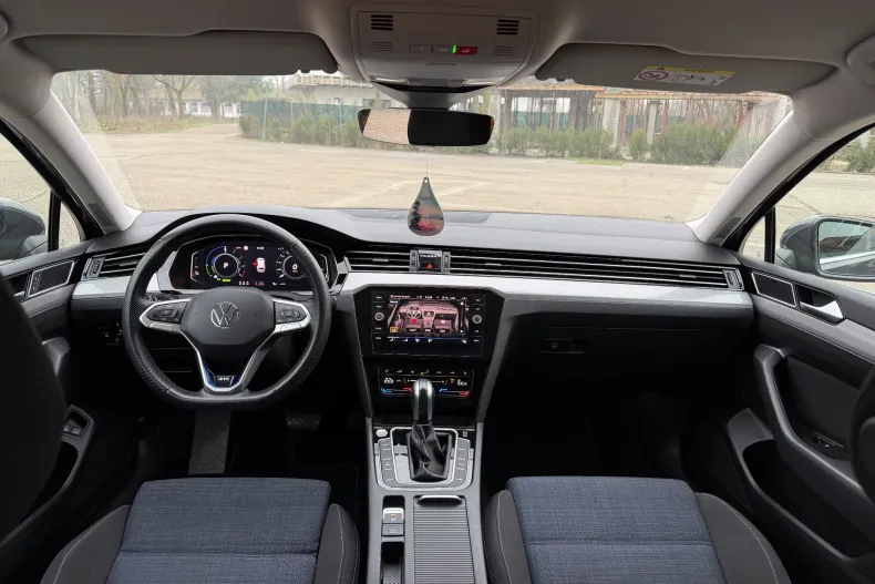 Volkswagen Passat din 2021 cu 140.150 km - oferta VOL192232 - foto 22