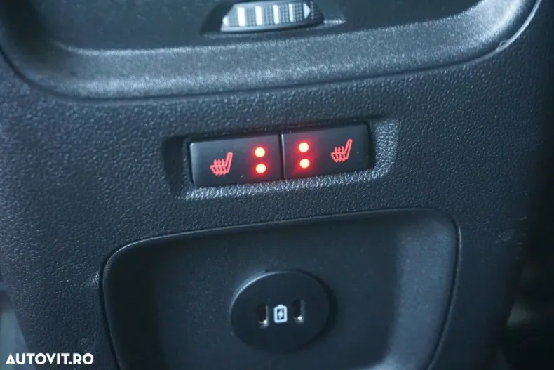 Ford Kuga din 2025 cu 3.900 km - oferta FOR192234 - foto 13