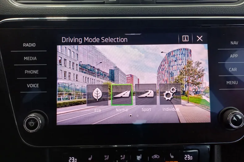 Skoda Superb din 2020 cu 56.054 km - oferta SKO192262 - foto 32