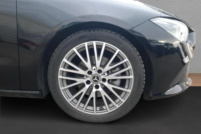 Mercedes-Benz CLA 200 (Clasa CLA) din 2023 cu 23.268 km - oferta MER192266 - foto 16