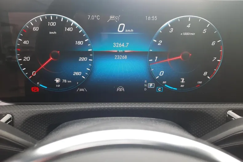 Mercedes-Benz CLA 200 (Clasa CLA) din 2023 cu 23.268 km - oferta MER192266 - foto 17