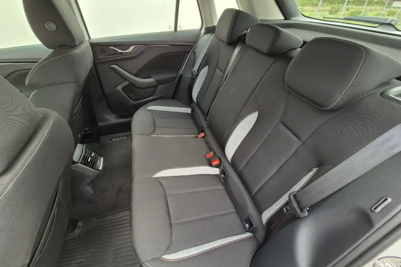 Skoda Kamiq din 2025 cu 1.790 km - oferta SKO192276 - foto 11