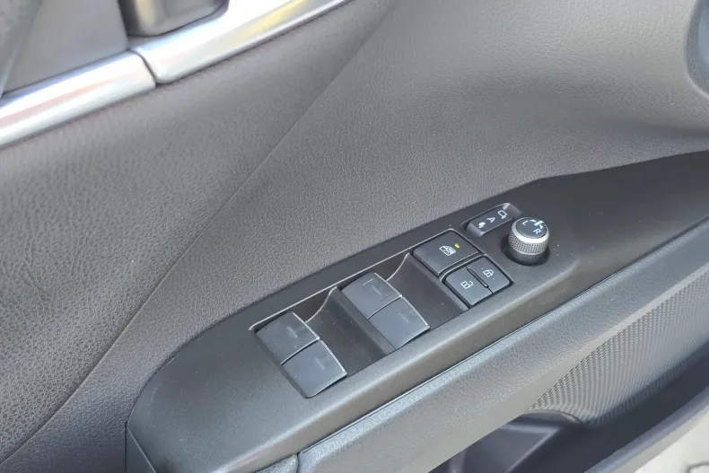 Toyota Camry din 2022 cu 14.215 km - oferta TOY192283 - foto 6