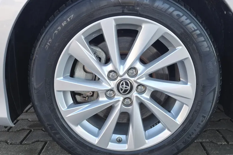 Toyota Camry din 2022 cu 14.215 km - oferta TOY192283 - foto 18