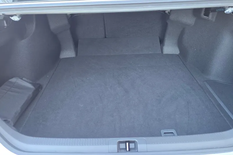 Toyota Camry din 2022 cu 14.215 km - oferta TOY192283 - foto 21