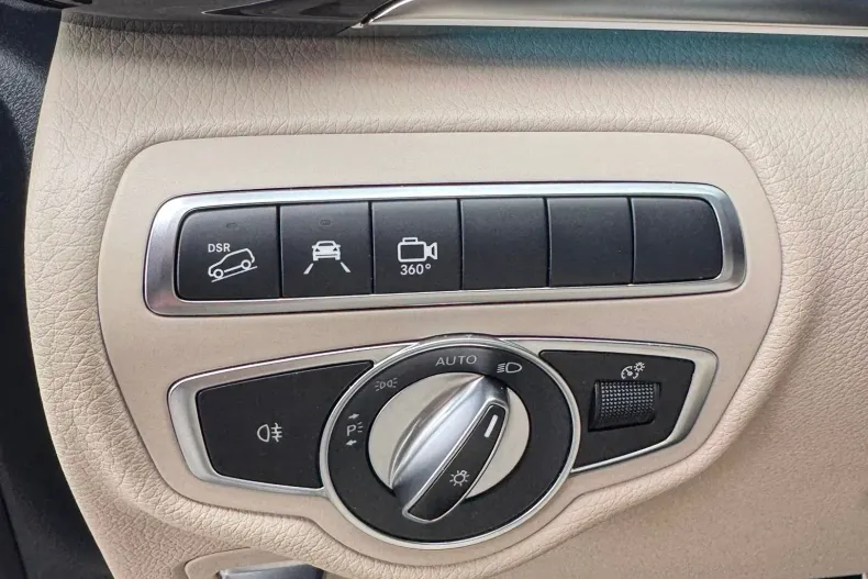 Mercedes-Benz V din 2020 cu 49.443 km - oferta MER192285 - foto 18