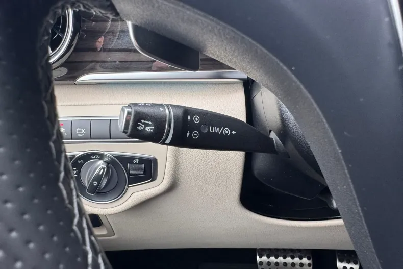 Mercedes-Benz V din 2020 cu 49.443 km - oferta MER192285 - foto 33