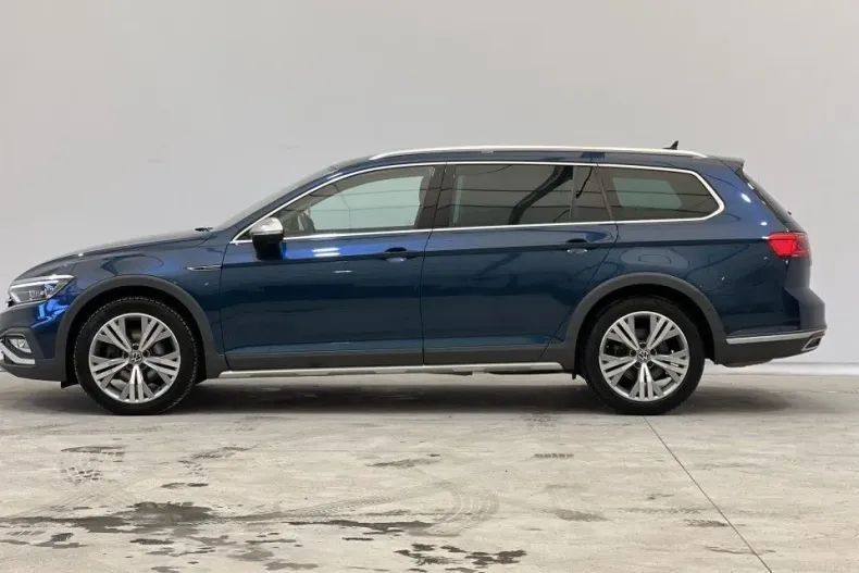 Volkswagen Passat Alltrack din 2021 cu 65.352 km - oferta VOL192296 - foto 2