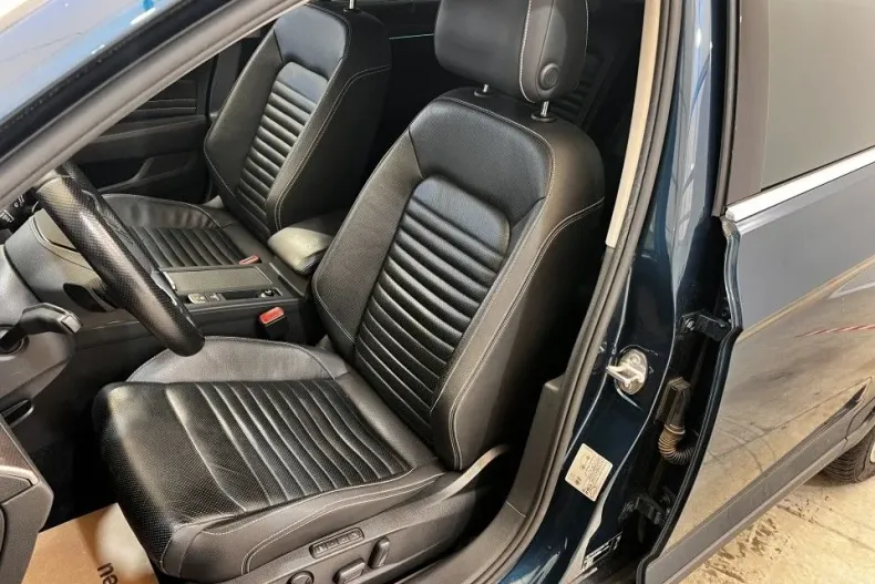 Volkswagen Passat Alltrack din 2021 cu 65.352 km - oferta VOL192296 - foto 8