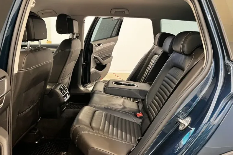 Volkswagen Passat Alltrack din 2021 cu 65.352 km - oferta VOL192296 - foto 9