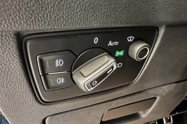 Volkswagen Passat Alltrack din 2021 cu 65.352 km - oferta VOL192296 - foto 12