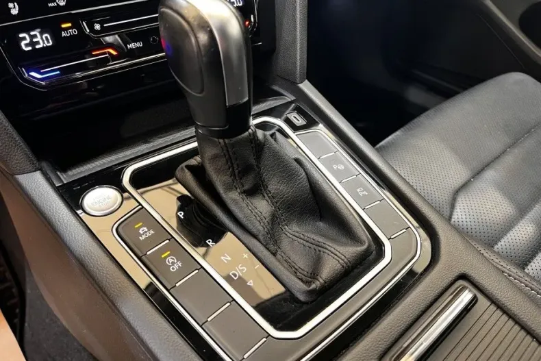 Volkswagen Passat Alltrack din 2021 cu 65.352 km - oferta VOL192296 - foto 20