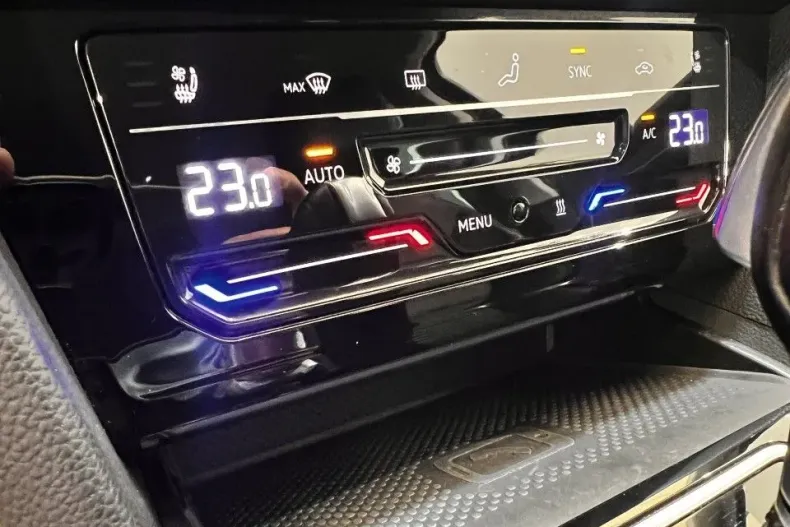 Volkswagen Passat Alltrack din 2021 cu 65.352 km - oferta VOL192296 - foto 25