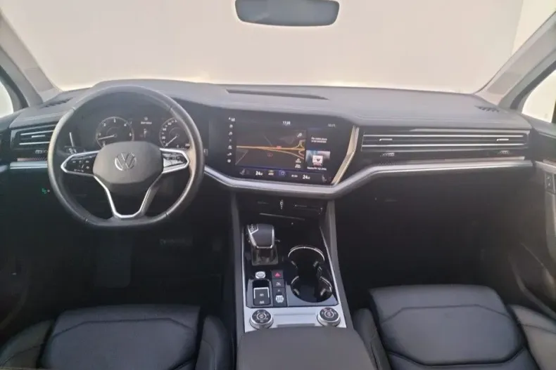 Volkswagen Touareg din 2022 cu 67.344 km - oferta VOL192297 - foto 8
