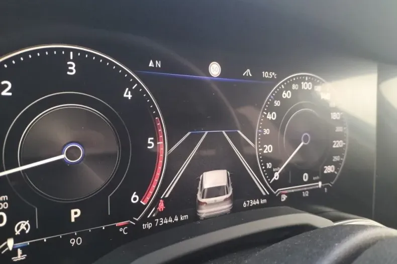 Volkswagen Touareg din 2022 cu 67.344 km - oferta VOL192297 - foto 10
