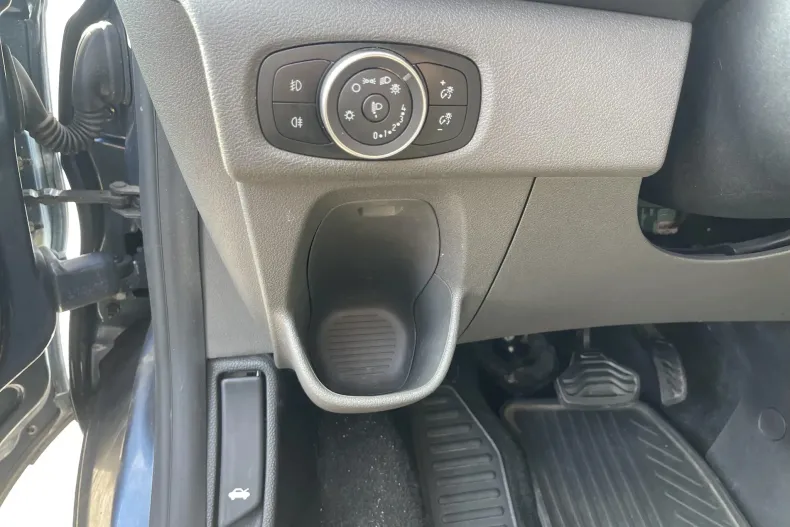 Ford Tourneo Custom din 2023 cu 62.230 km - oferta FOR192308 - foto 11