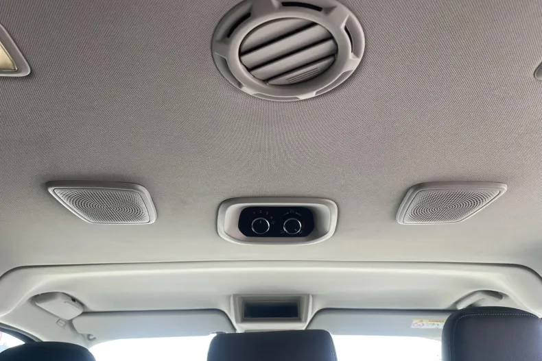 Ford Tourneo Custom din 2023 cu 62.230 km - oferta FOR192308 - foto 27