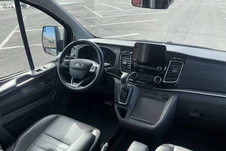 Ford Tourneo Custom din 2023 cu 62.230 km - oferta FOR192308 - foto 29