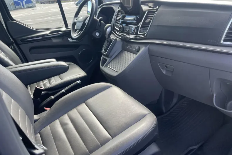 Ford Tourneo Custom din 2023 cu 62.230 km - oferta FOR192308 - foto 31