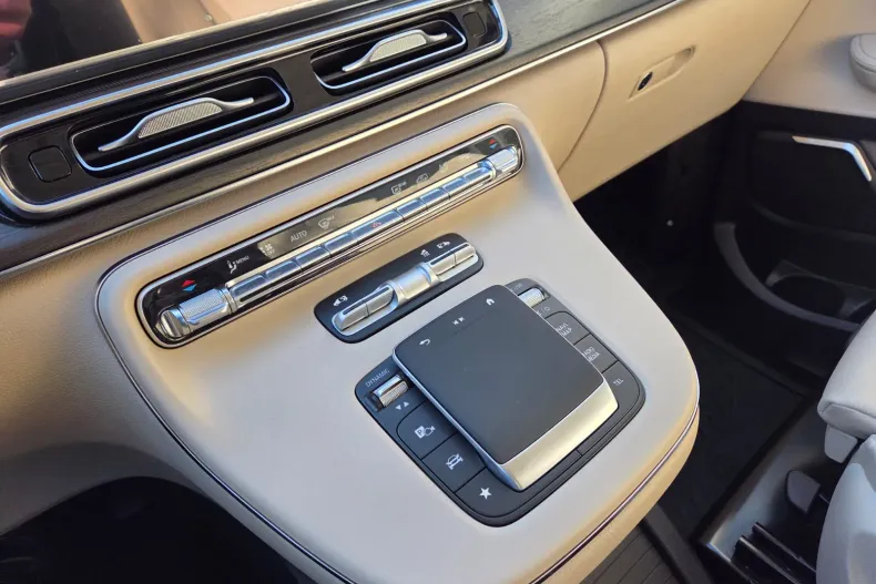 Mercedes-Benz V din 2024 cu 43.600 km - oferta MER192310 - foto 29