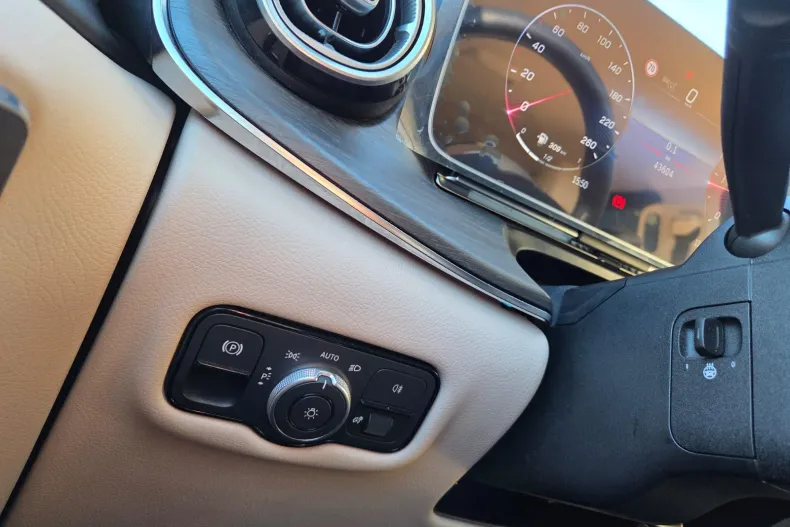 Mercedes-Benz V din 2024 cu 43.600 km - oferta MER192310 - foto 33