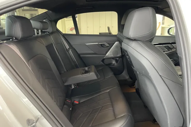 BMW 520d (Seria 5) din 2024 cu 7.896 km - oferta BMW192315 - foto 15