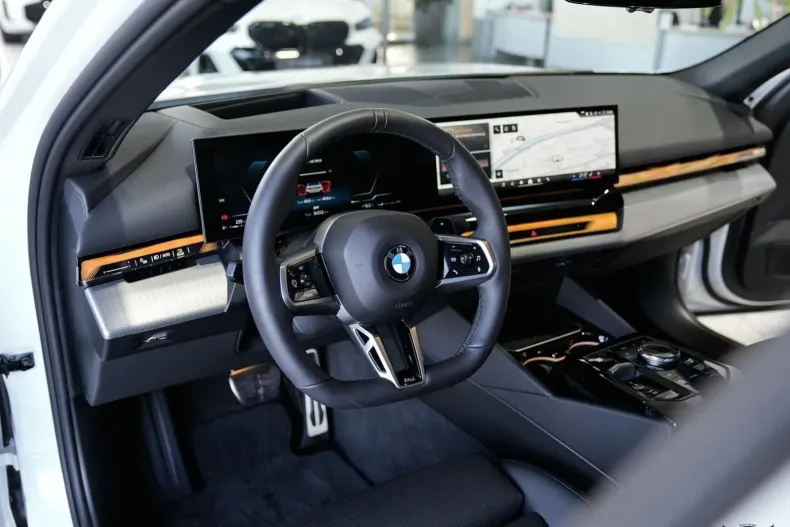 BMW 520i (Seria 5) din 2025 cu 4.512 km - oferta BMW192318 - foto 8