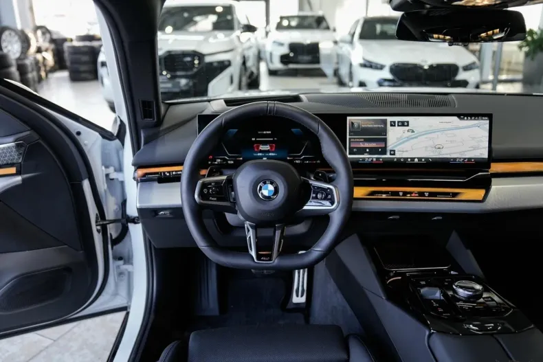 BMW 520i (Seria 5) din 2025 cu 4.512 km - oferta BMW192318 - foto 10