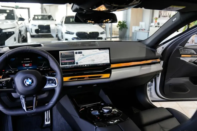 BMW 520i (Seria 5) din 2025 cu 4.512 km - oferta BMW192318 - foto 12