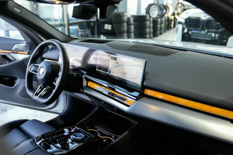 BMW 520i (Seria 5) din 2025 cu 4.512 km - oferta BMW192318 - foto 13