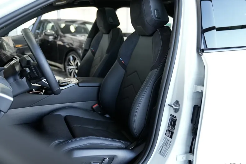 BMW 520i (Seria 5) din 2025 cu 4.512 km - oferta BMW192318 - foto 15