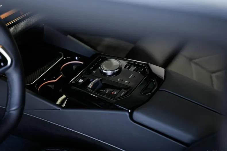 BMW 520i (Seria 5) din 2025 cu 4.512 km - oferta BMW192318 - foto 16