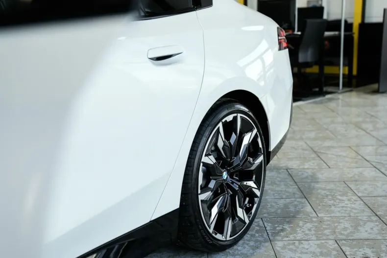 BMW 520i (Seria 5) din 2025 cu 4.512 km - oferta BMW192318 - foto 28