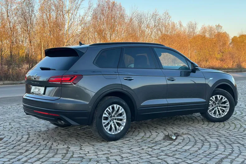 Volkswagen Touareg din 2023 cu 106.000 km - oferta VOL192325 - foto 3