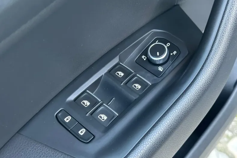Volkswagen Touareg din 2023 cu 106.000 km - oferta VOL192325 - foto 34