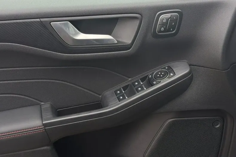 Ford Kuga din 2025 cu 1 km - oferta FOR192327 - foto 21