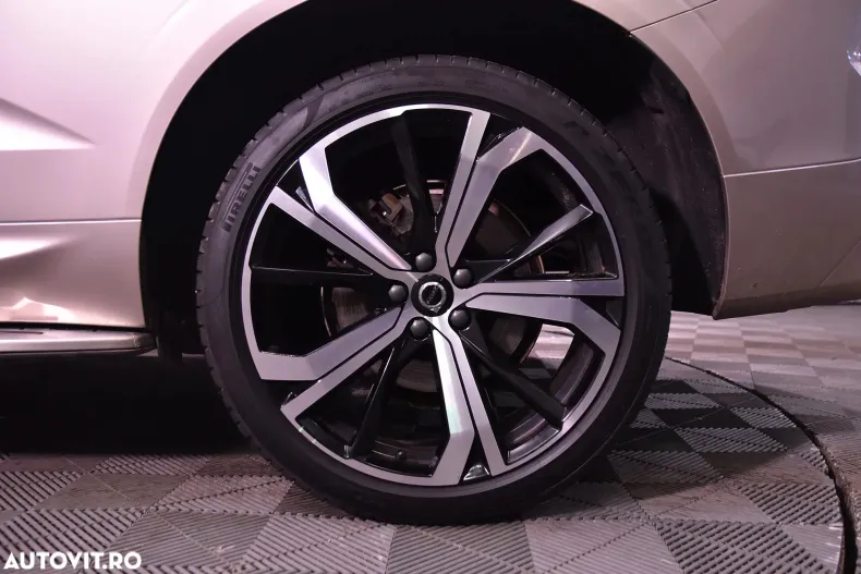 Volvo XC60 din 2022 cu 89.738 km - oferta VOL192342 - foto 13