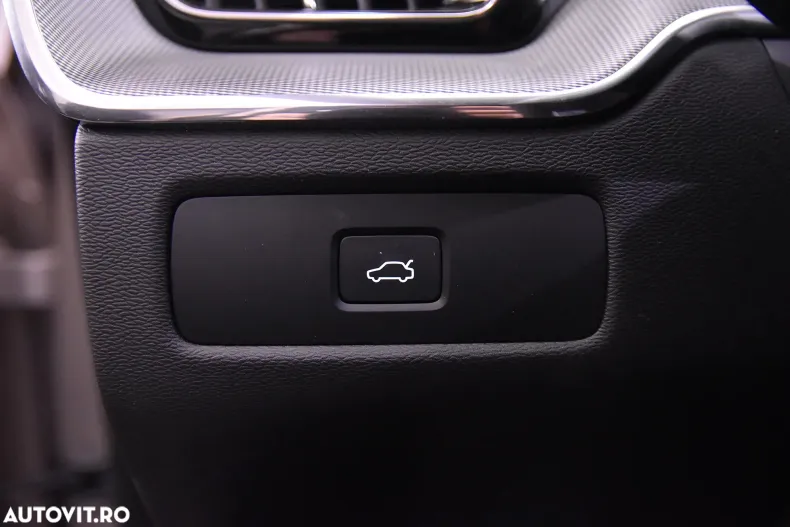 Volvo XC60 din 2022 cu 89.738 km - oferta VOL192342 - foto 15