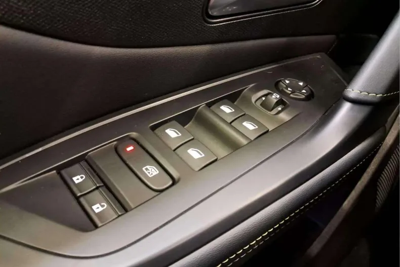 Peugeot 308 din 2025 cu 7.915 km - oferta PEU192348 - foto 17